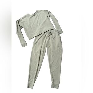 Knix sage green lounge set